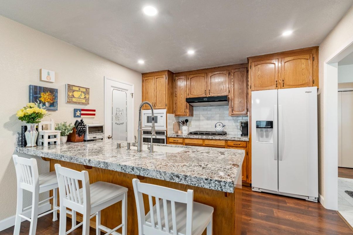 Interior, Kitchen, Recessed Lighting, Wood Texture Flooring