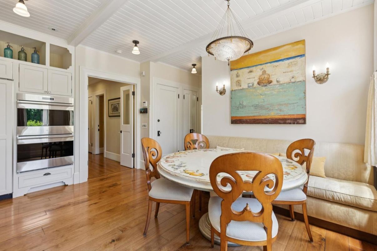 Dining room, Interior, Kitchen, Pendant Lights, Stainless Steel Appliances, Wood Texture Flooring