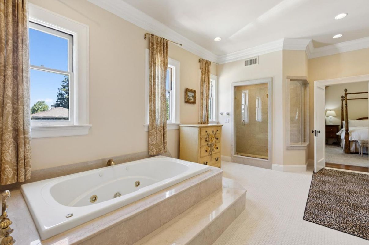 Bathroom, Bedroom, Glass Shower, Interior, Recessed Lighting