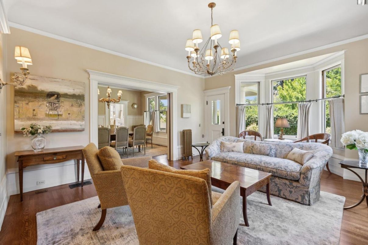 Chandelier, Dining room, Interior, Living room, Wood Texture Flooring