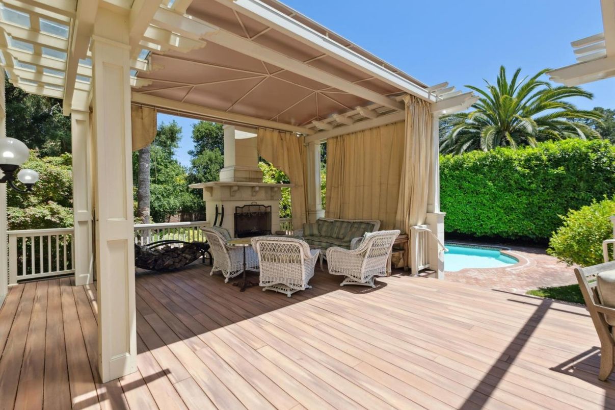 Exterior, Fireplace, Pool