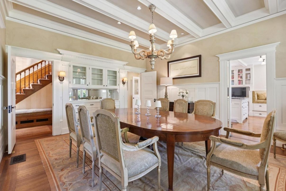 Chandelier, Dining room, Interior, Recessed Lighting, Wood Texture Flooring