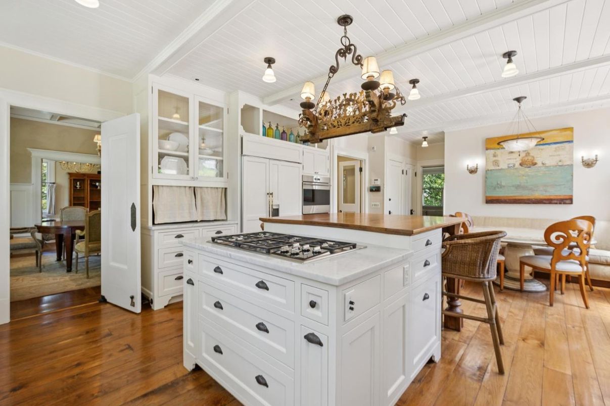 Chandelier, Dining room, Interior, Kitchen, Wood Texture Flooring