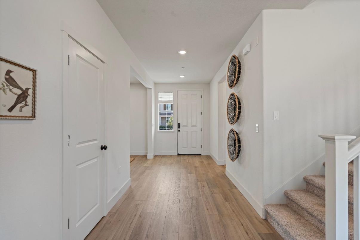 Interior, Recessed Lighting, Wood Texture Flooring