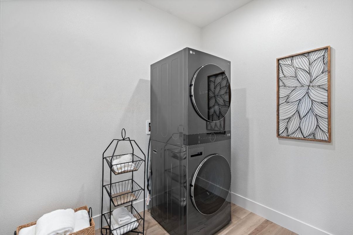 Interior, Utility Closets, Washer, Wood Texture Flooring