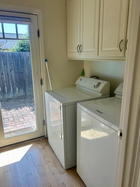 Interior, Washer, Wood Texture Flooring
