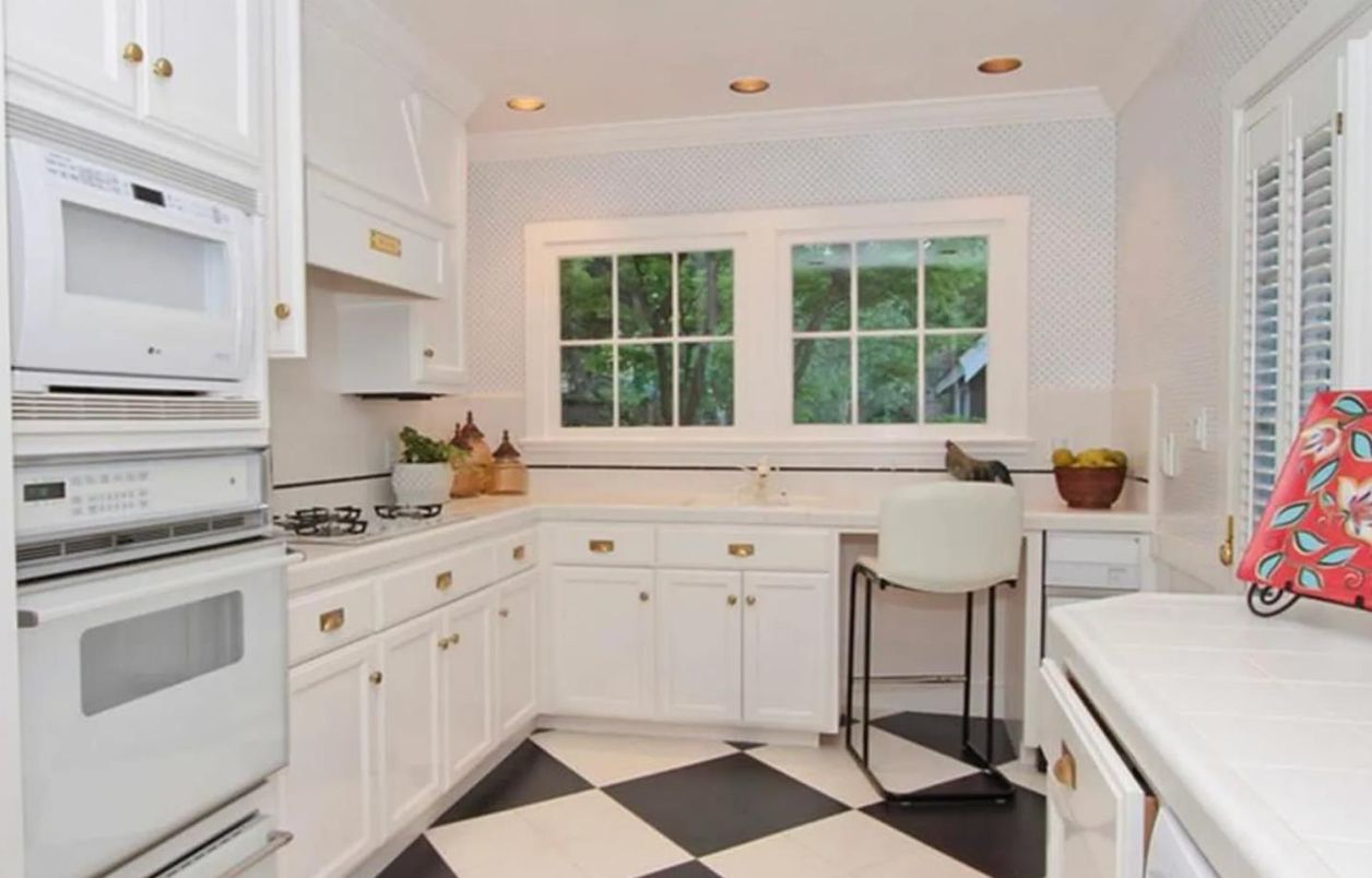 Interior, Kitchen, Recessed Lighting, Tile Countertops