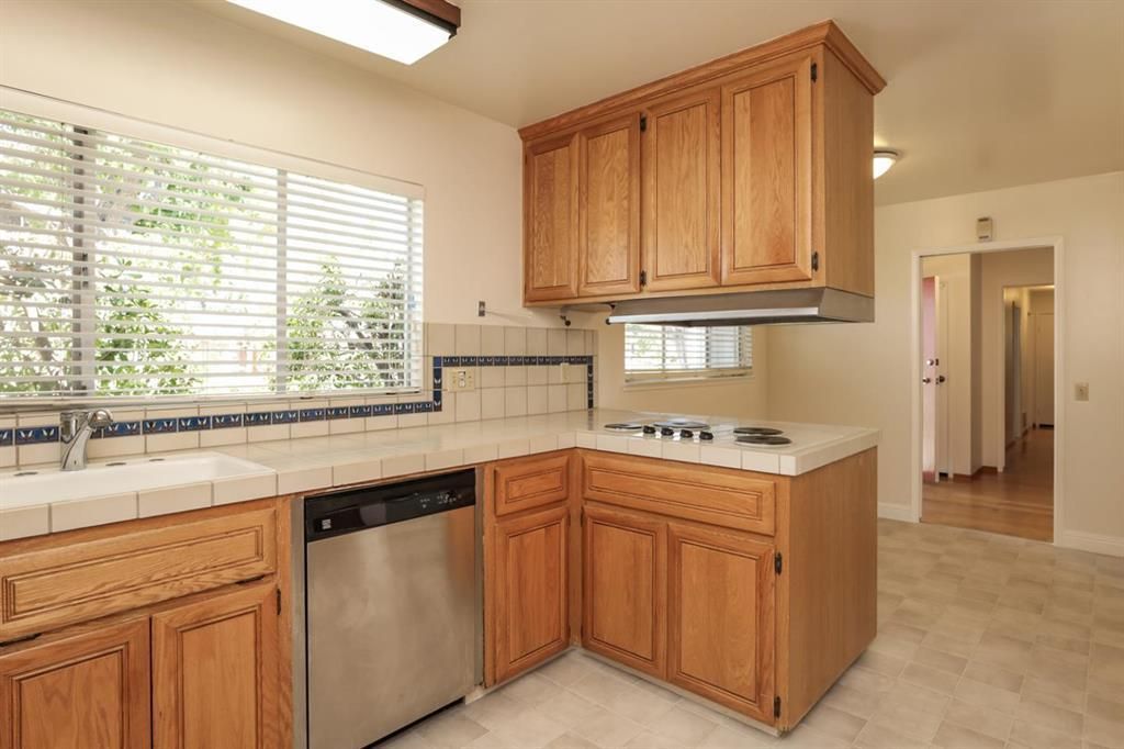 Interior, Kitchen, Tile Countertops