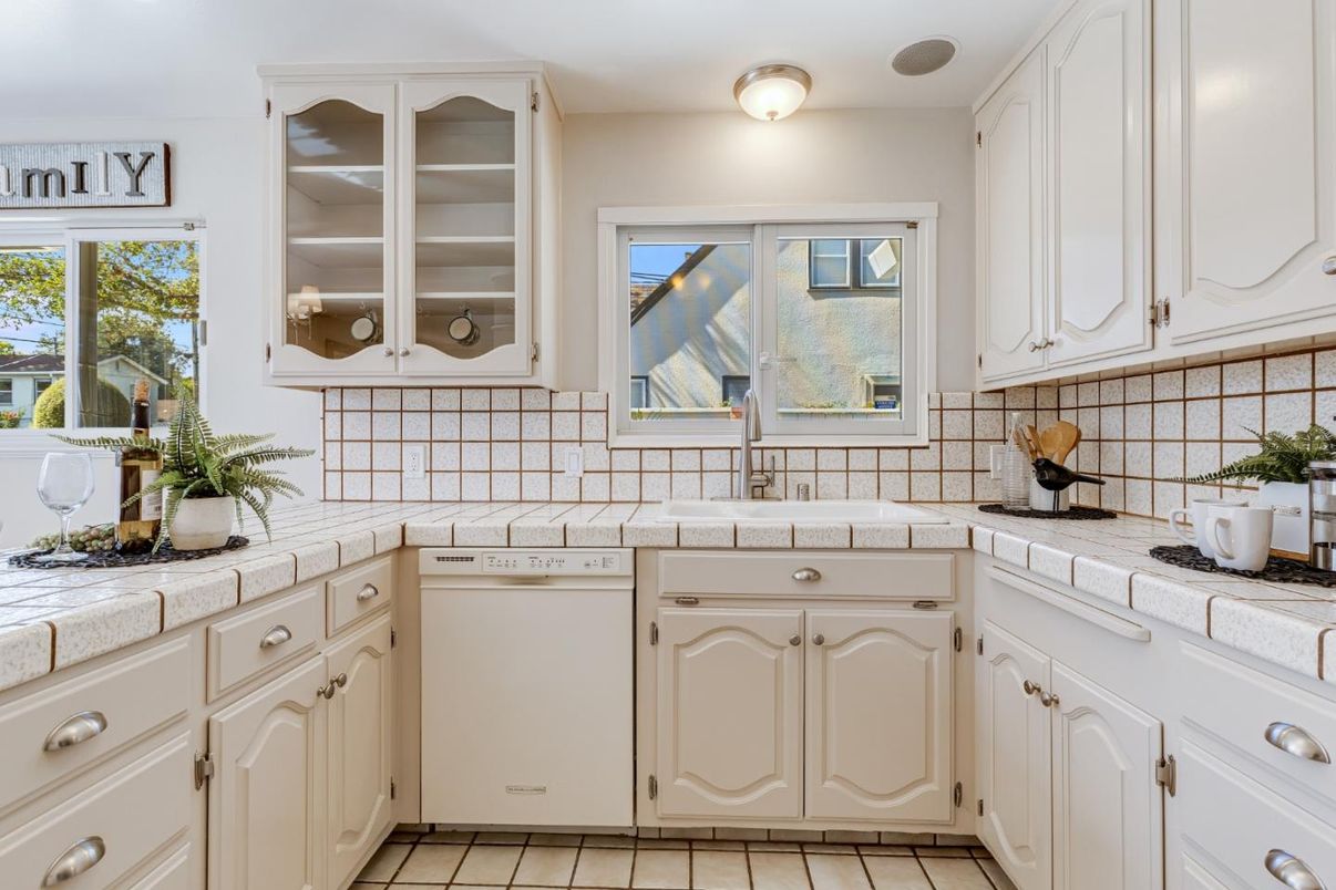 Interior, Kitchen, Tile Countertops