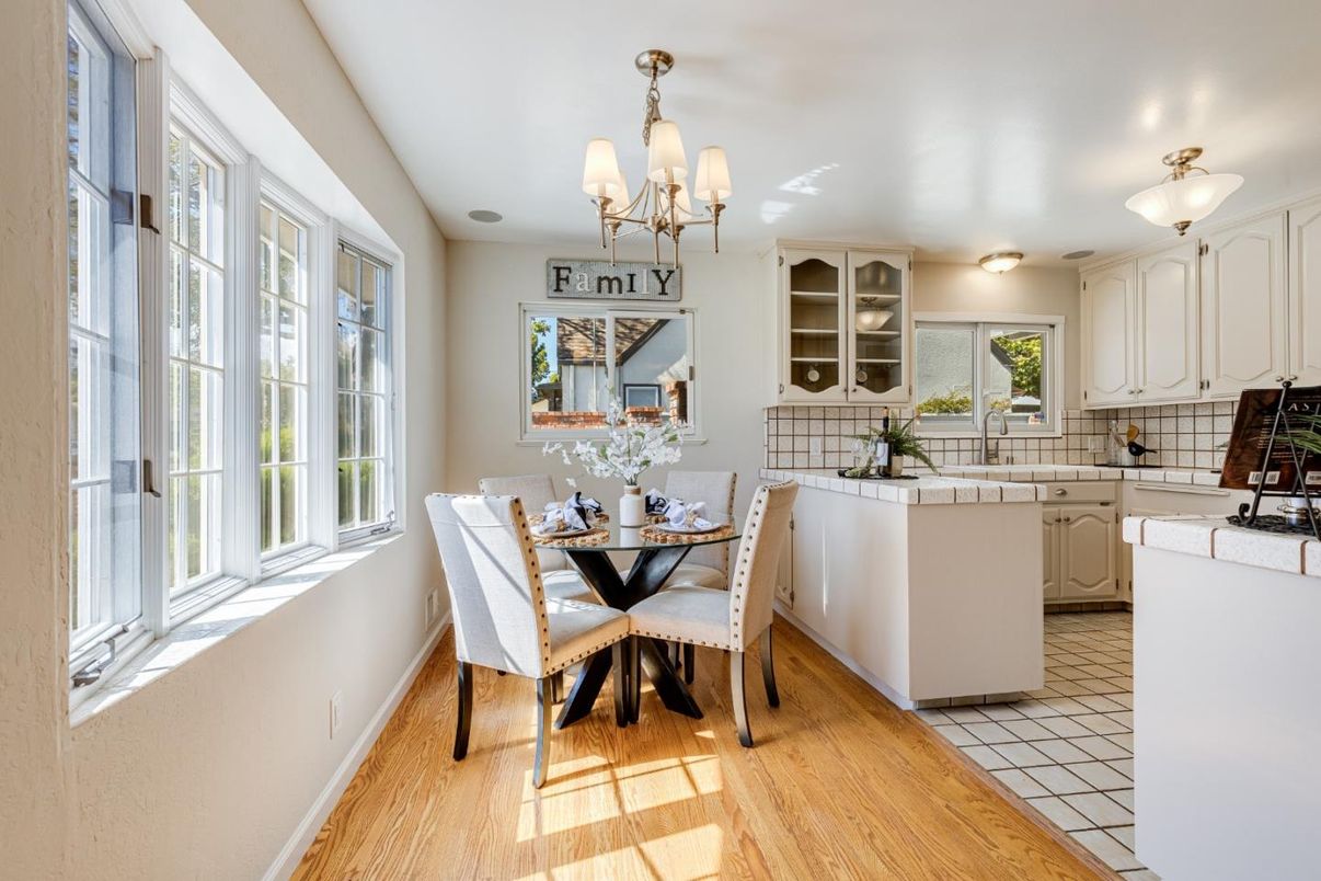 Chandelier, Dining room, Interior, Kitchen, Tile Countertops, Wood Texture Flooring