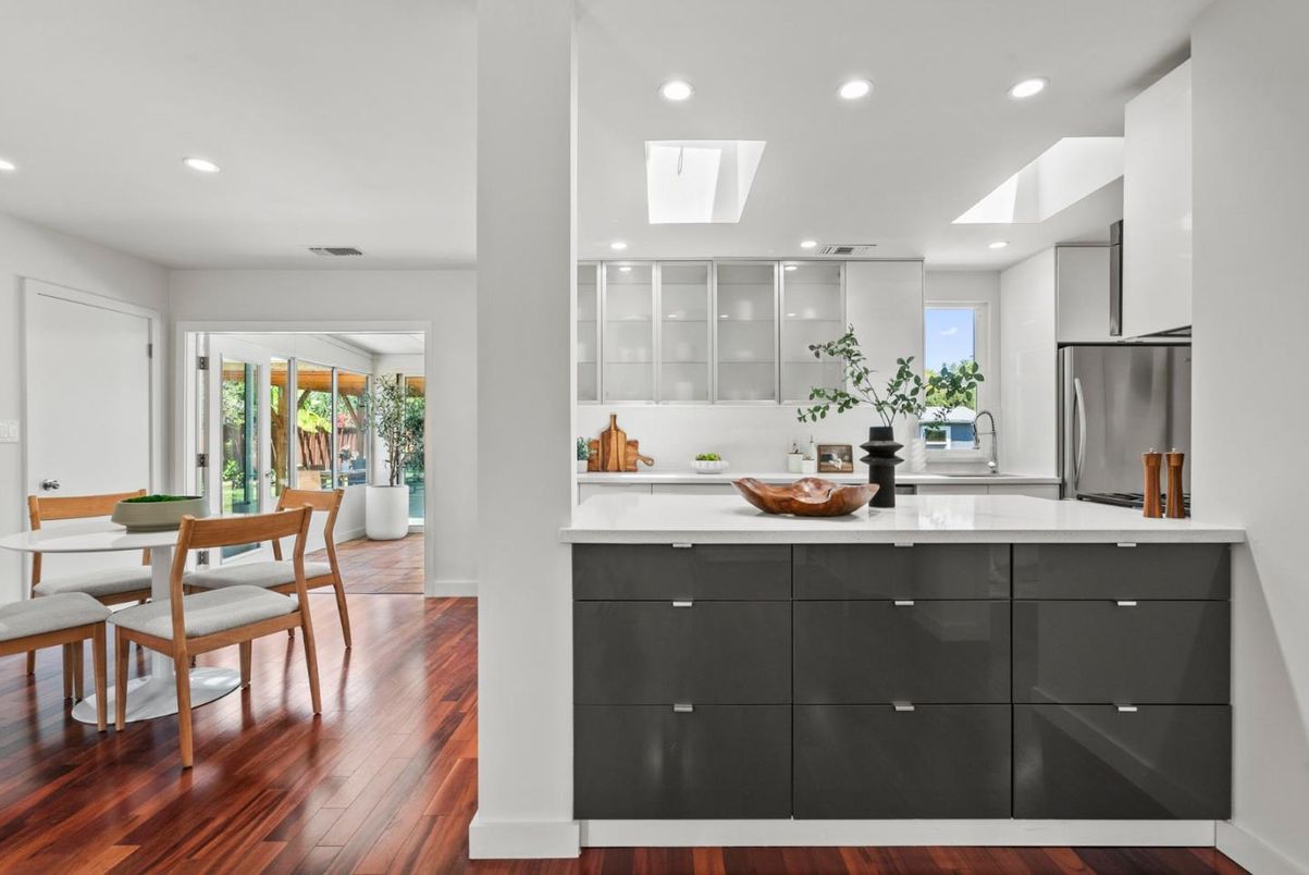 Dining room, Interior, Kitchen, Recessed Lighting, Wood Texture Flooring