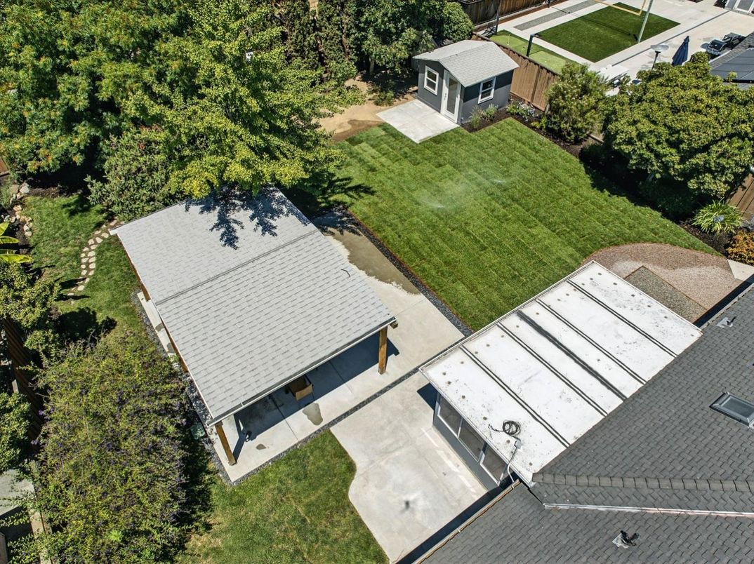 Exterior, Drone
