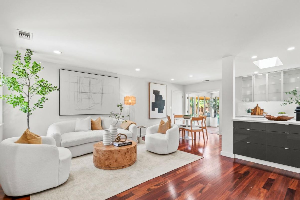 Dining room, Interior, Living room, Recessed Lighting, Wood Texture Flooring
