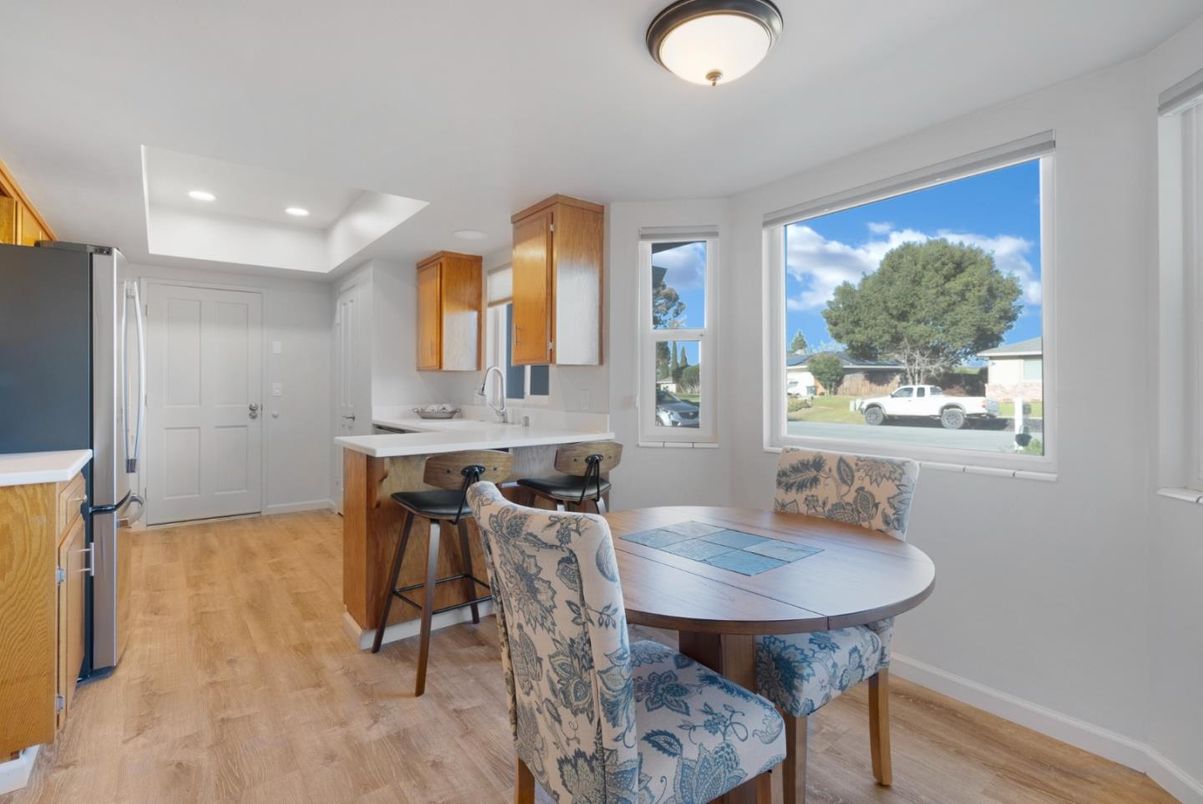 Dining room, Interior, Kitchen, Recessed Lighting, Wood Texture Flooring