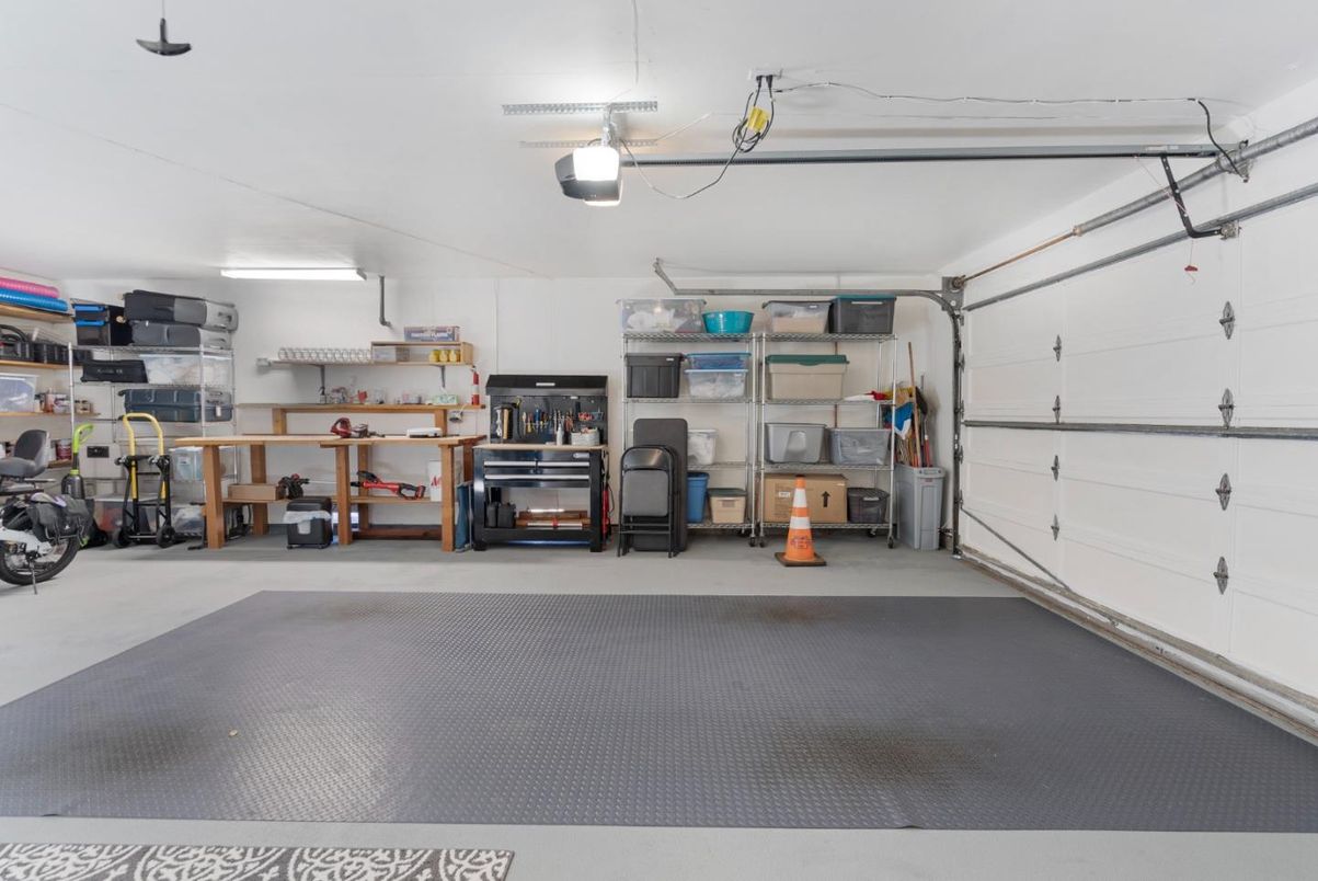 Garage, Interior