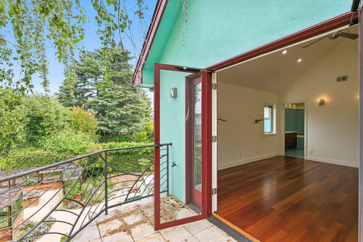 Exterior, Wood Texture Flooring