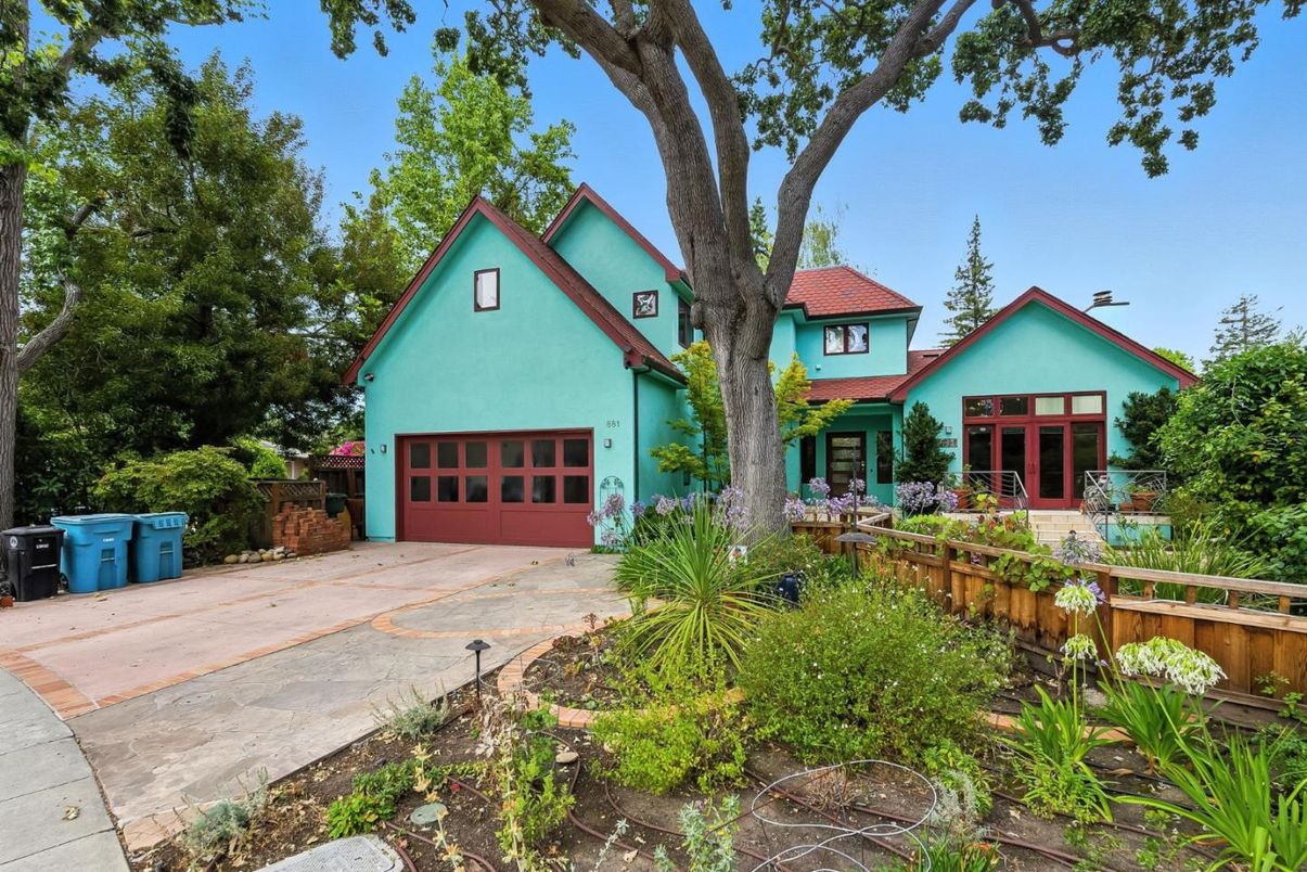 Attached, Exterior, Facade, Spanish Mediterranean