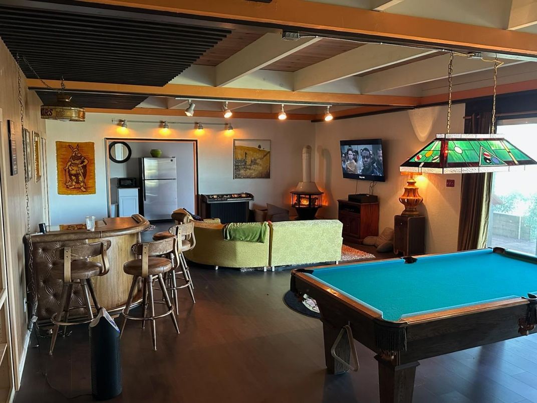 Billiard Table, Game Room, Interior, Wood Texture Flooring