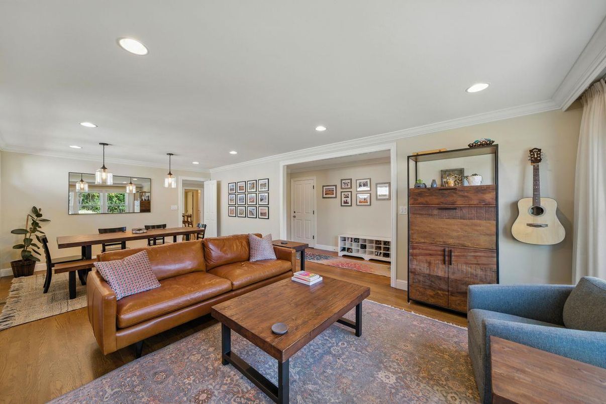 Dining room, Interior, Living room, Pendant Lights, Recessed Lighting, Wood Texture Flooring