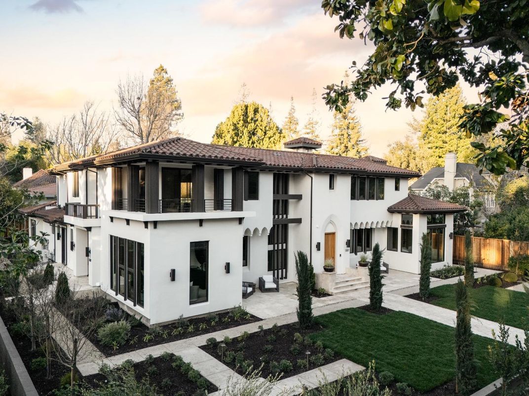Backyard, Exterior, Facade, Mediterranean