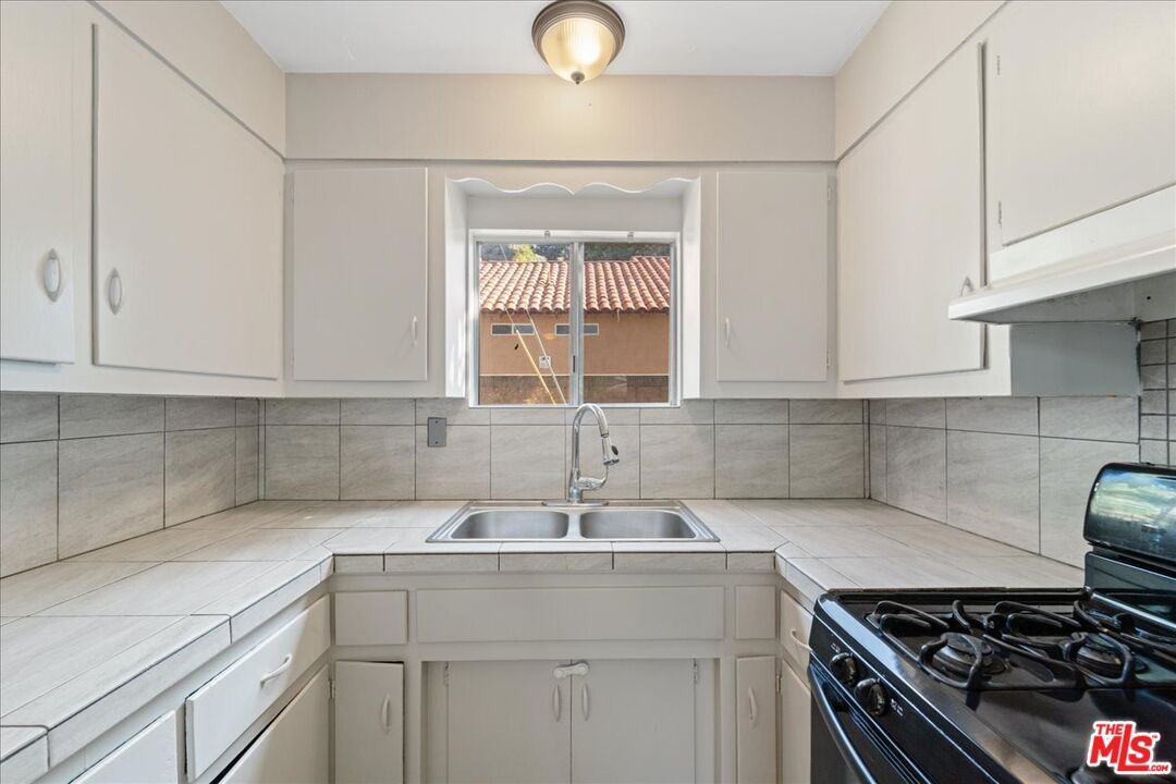 Interior, Kitchen, Tile Countertops