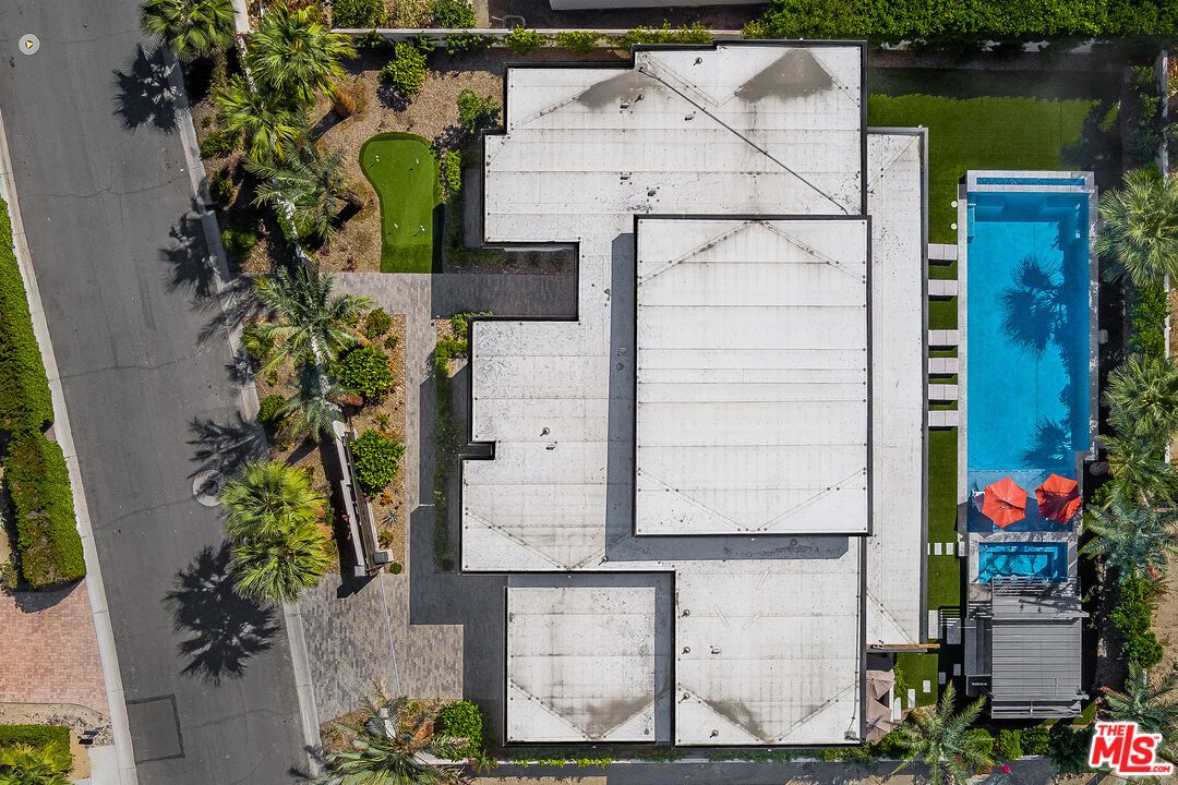 Exterior, Drone