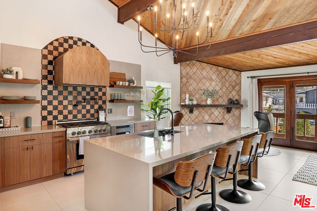 Chandelier, Interior, Kitchen, Stainless Steel Appliances, Wooden Beams, Wooden Ceilings