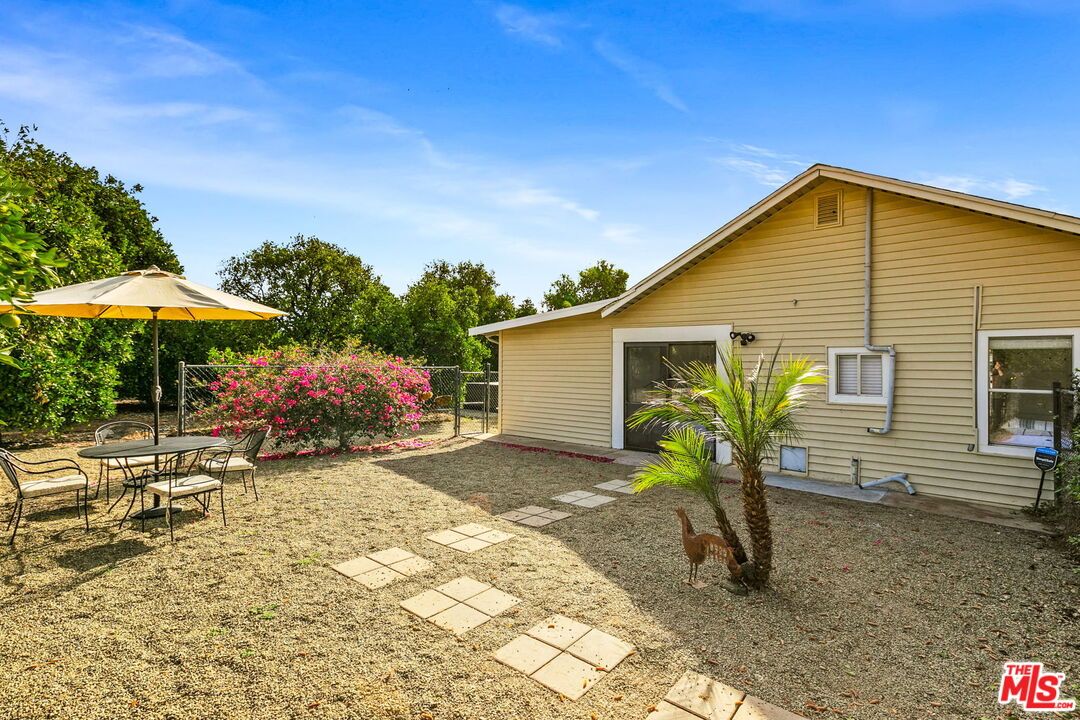 Backyard, Exterior