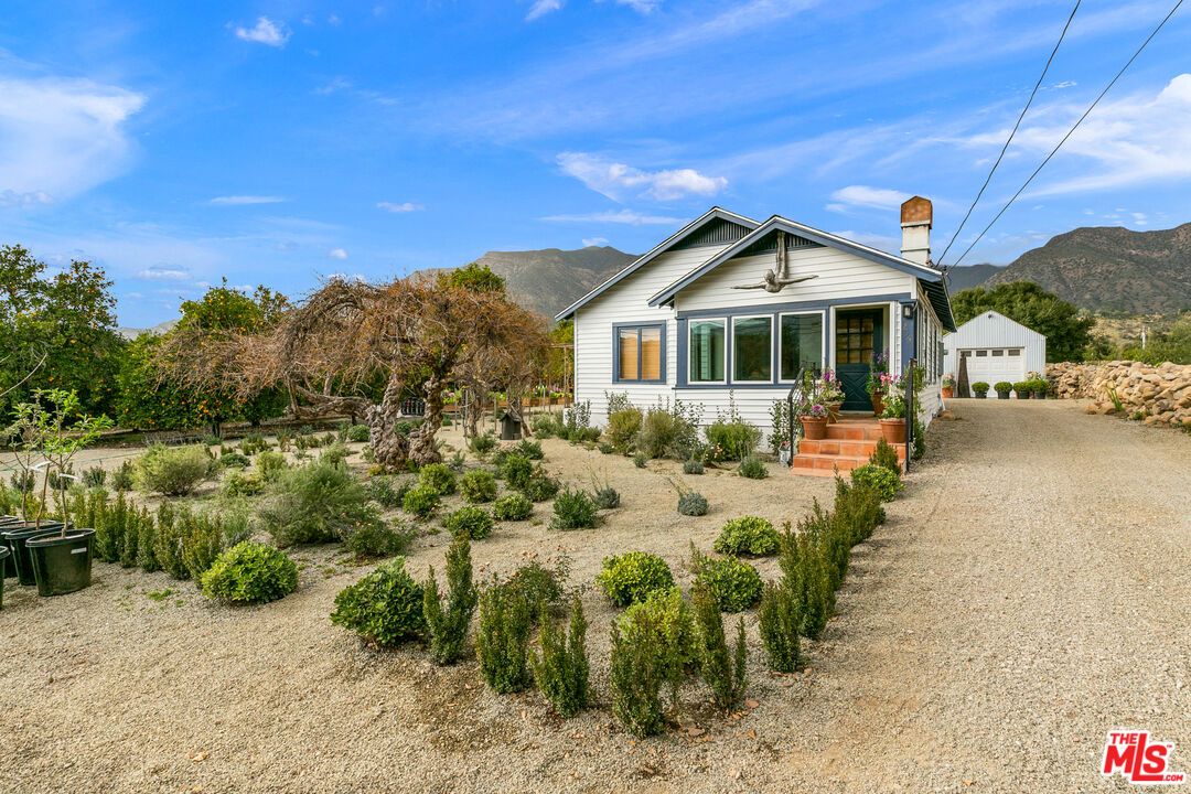 Backyard, Detached Garage, Exterior