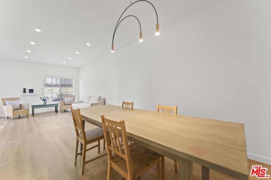 Dining room, Interior, Living room, Recessed Lighting, Wood Texture Flooring