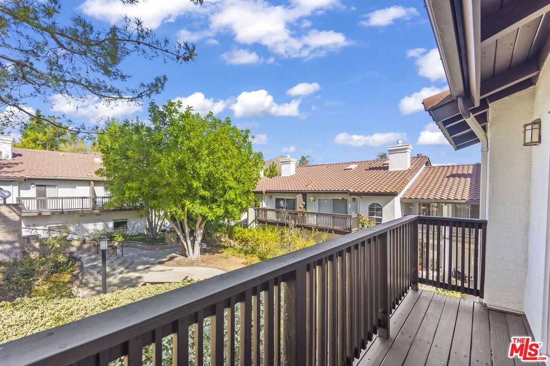 Exterior, Wood Texture Flooring
