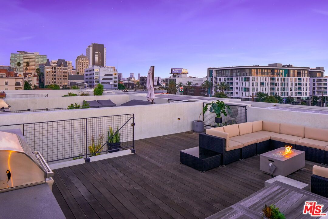 Exterior, Other, Skyline