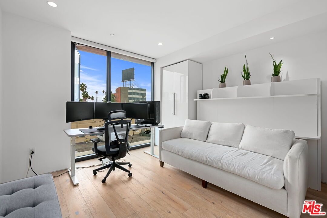 Home Office, Interior, Recessed Lighting, Wood Texture Flooring