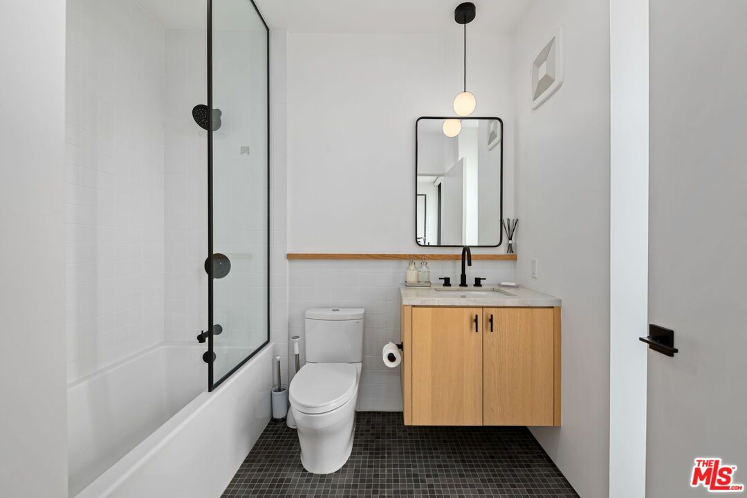 Bathroom, Interior, Pendant Lights