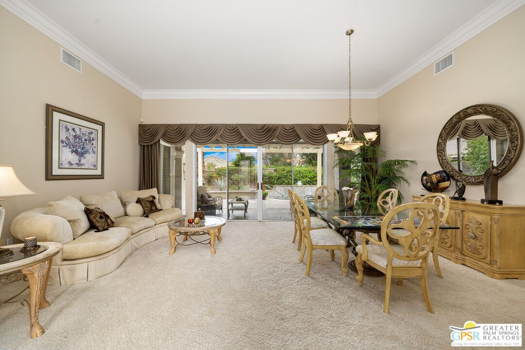 Chandelier, Dining room, Interior, Living room