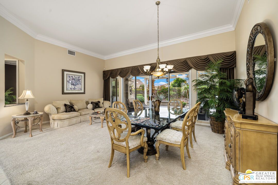 Chandelier, Dining room, Interior, Living room