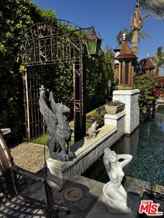Exterior, Water