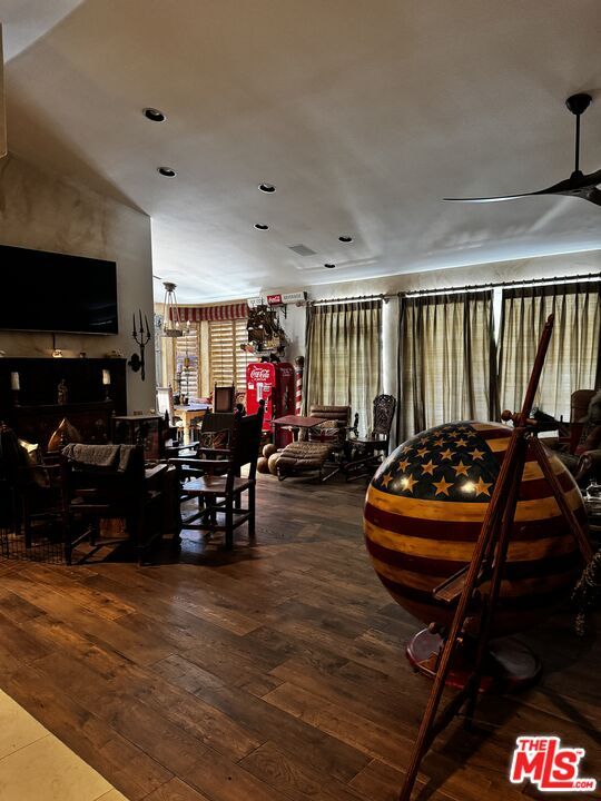 Chandelier, Dining room, Interior, Living room, Recessed Lighting, Wood Texture Flooring