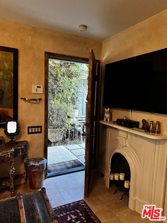 Fireplace, Interior