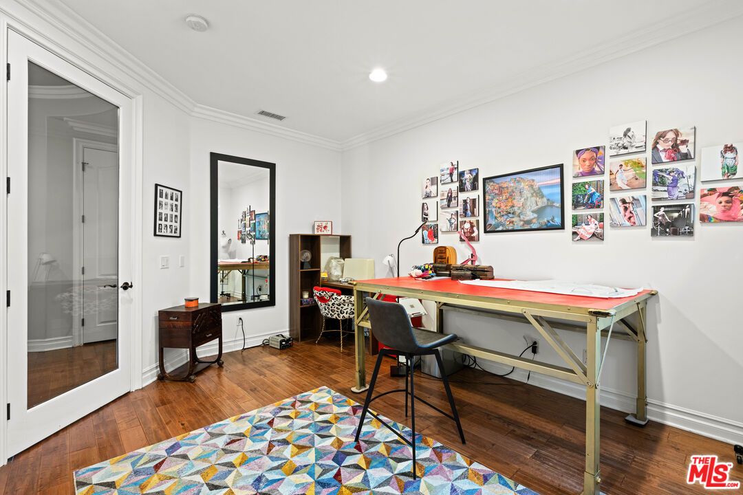 Home Office, Interior, Recessed Lighting, Wood Texture Flooring
