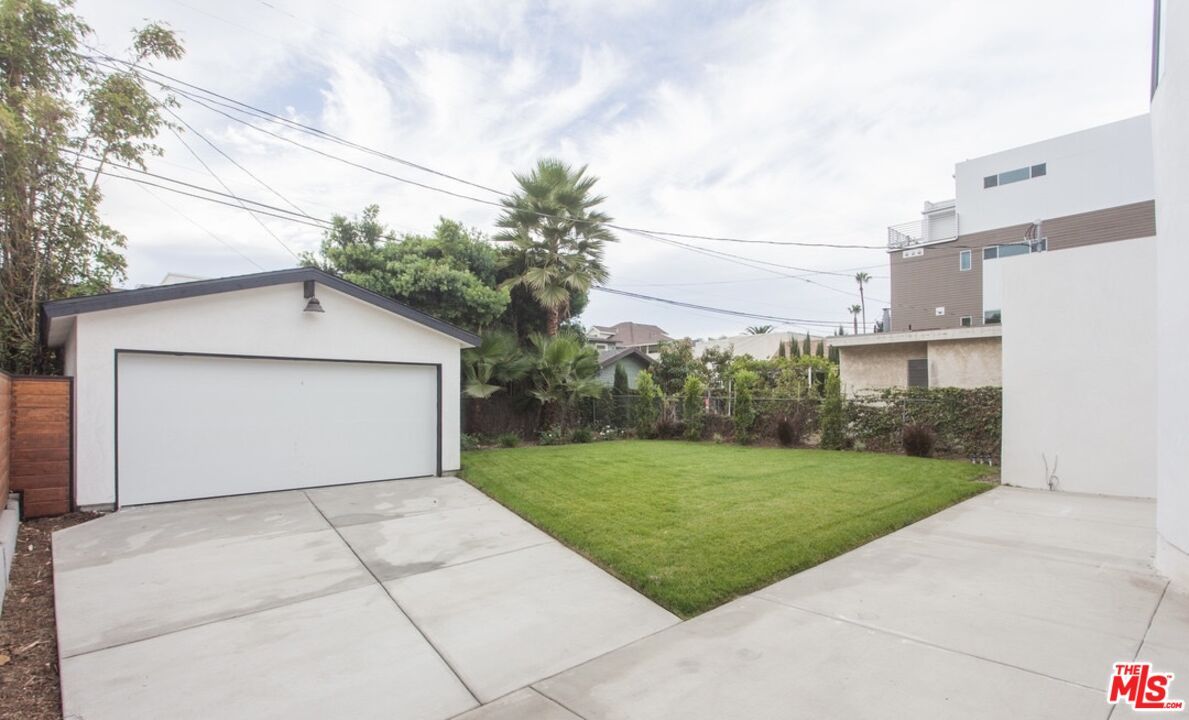 Backyard, Detached Garage, Exterior