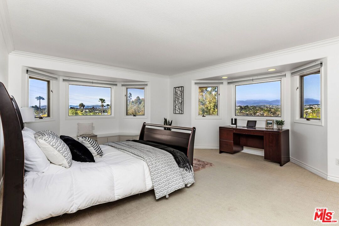 Bedroom, Interior, Recessed Lighting, Water