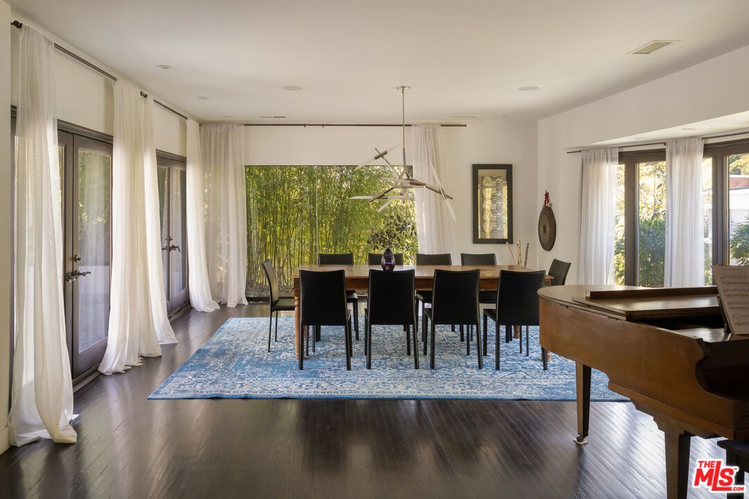 Dining room, Interior, Pendant Lights, Piano, Recessed Lighting, Wood Texture Flooring