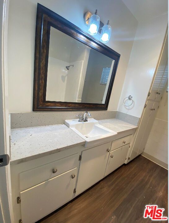Bathroom, Dual Sink Vanities, Interior, Wood Texture Flooring