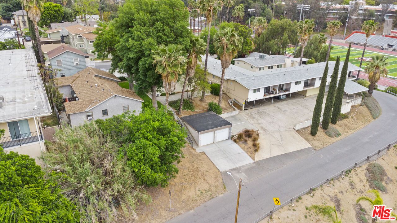 Exterior, Drone