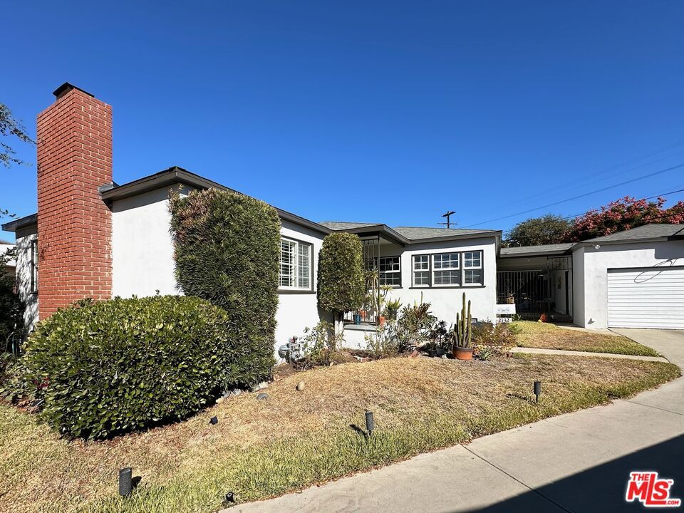 Detached Garage, Exterior, Facade, Ranch