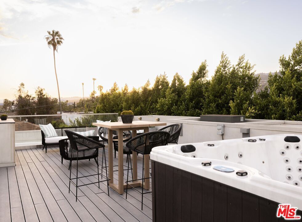 Exterior, Hot Tub