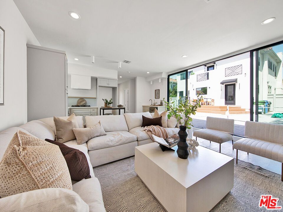 Dining room, Interior, Kitchen, Living room, Recessed Lighting