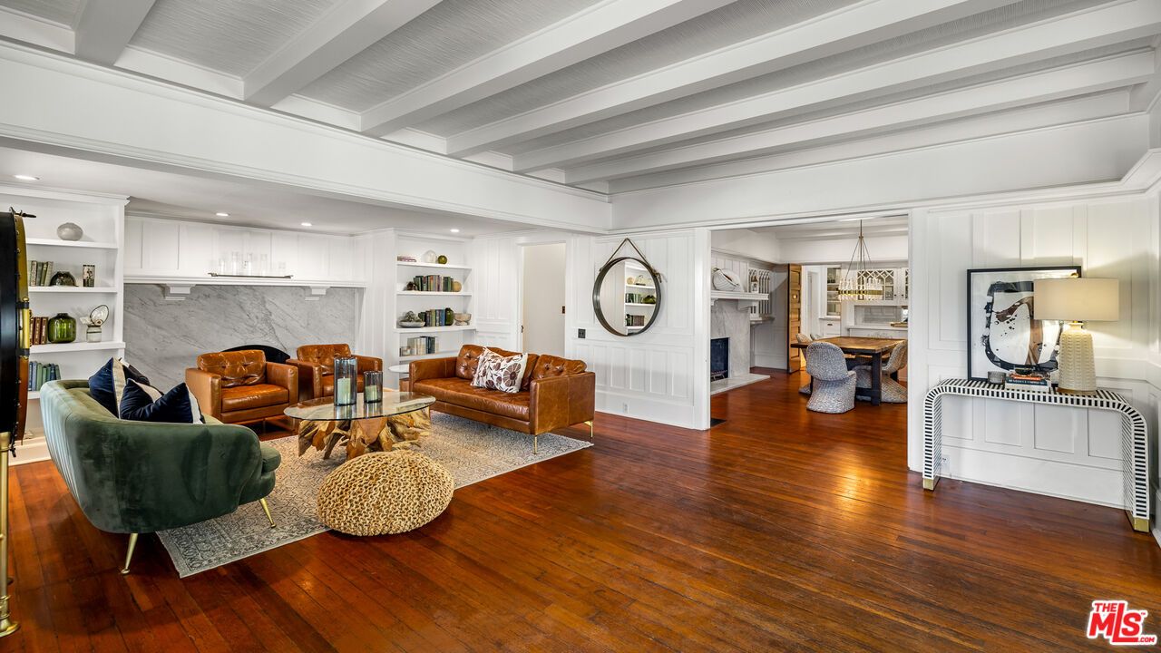 Dining room, Interior, Kitchen, Living room, Pendant Lights, Recessed Lighting, Wood Texture Flooring