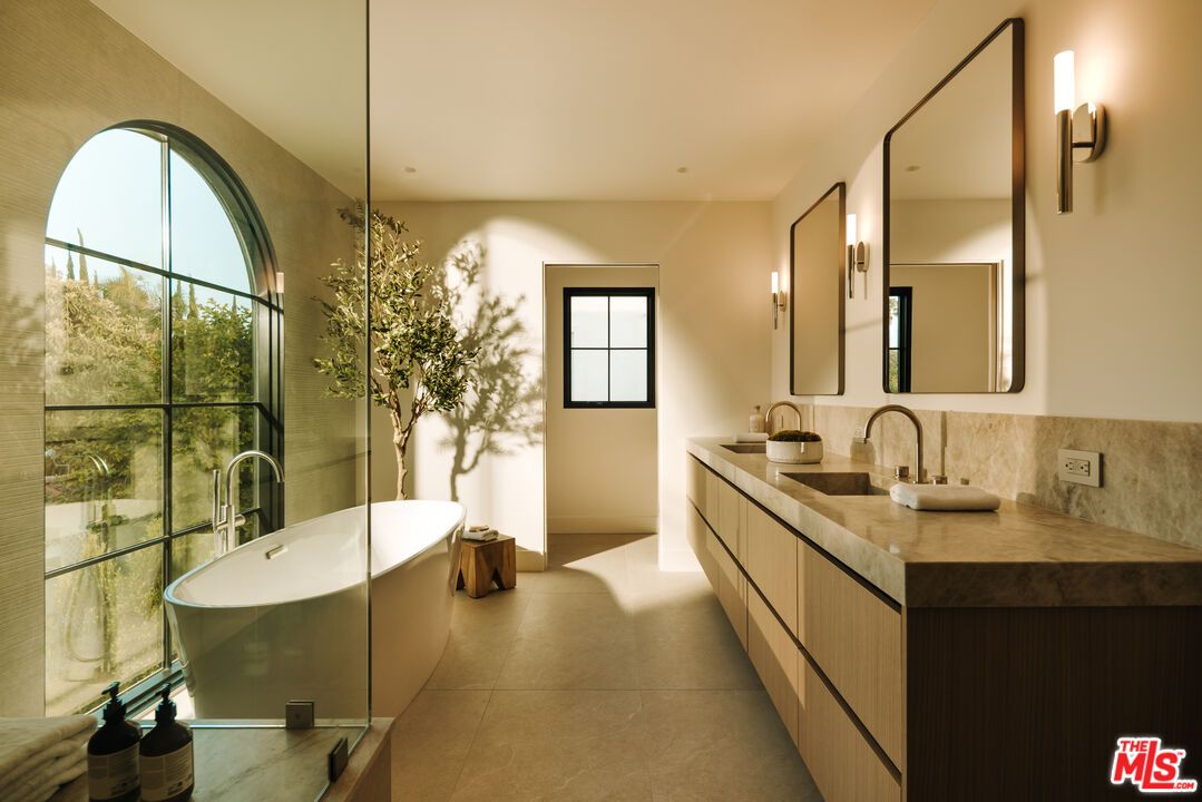 Bathroom, Dual Sink Vanities, Free Standing Baths, Glass Shower, Interior, Recessed Lighting